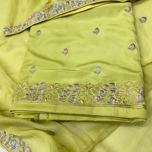 CRAPE BASE ALL OVER SUIT BEAUTIFUL THREAD WORK EMBROIDERY , WITH HALF PURE CHIFFON DUPATTA BORDER EMBROIDERY 🪡